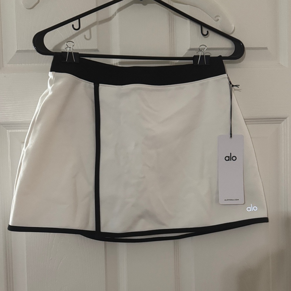 ALO Yoga Ivory Skirt with Black piping